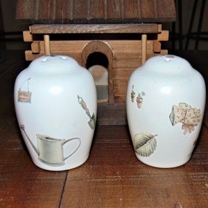 Pfaltzgraff, Naturewood, Salt Pepper Shakers Set